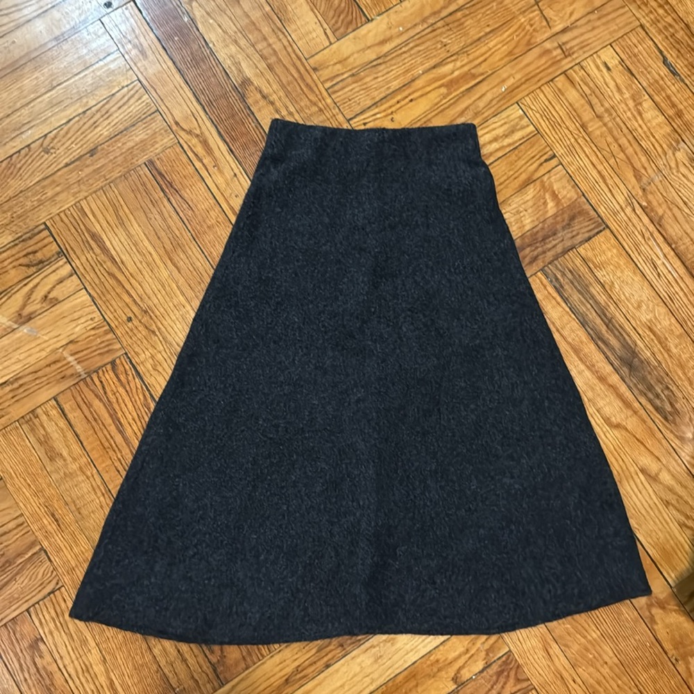 Uniqlo Grey Souffl Skirt